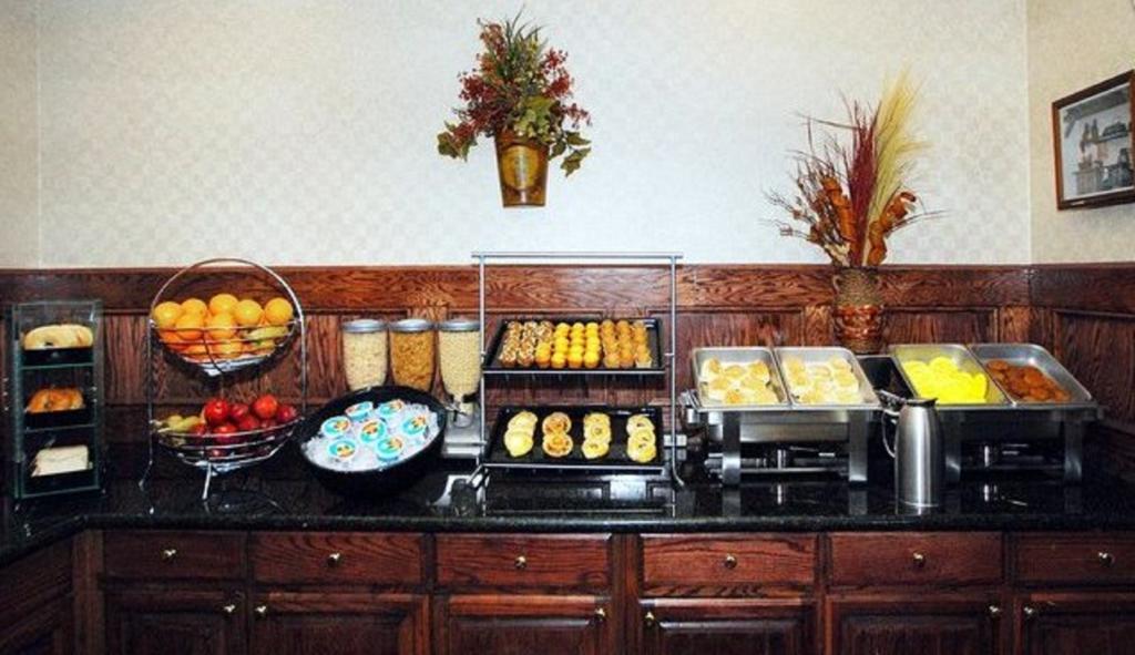 Country & By Radisson, I-40 West, Tx Hotel 2*